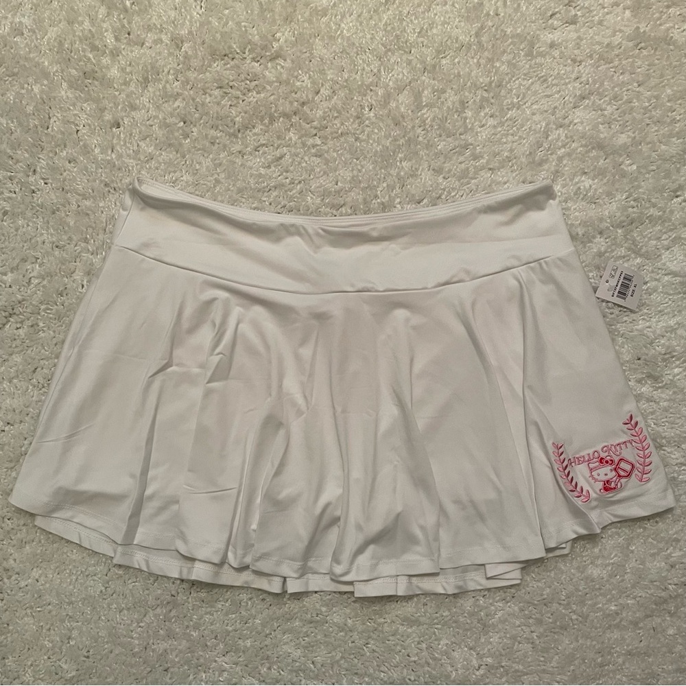 Sanrio Hello Kitty Embroidered Women’s Skort size XL NWT